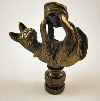 Finial Cat with Ball of Yarn Kitten.  2 3/8" overall